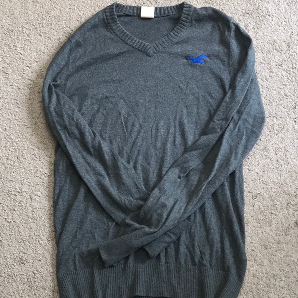 Men’s Hollister v neck sweater size XL